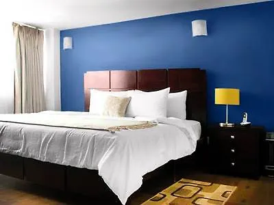Berna 12 Aparthotel 4*