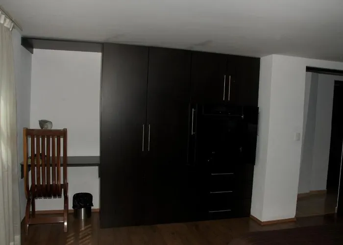 Berna 12 Aparthotel 4*